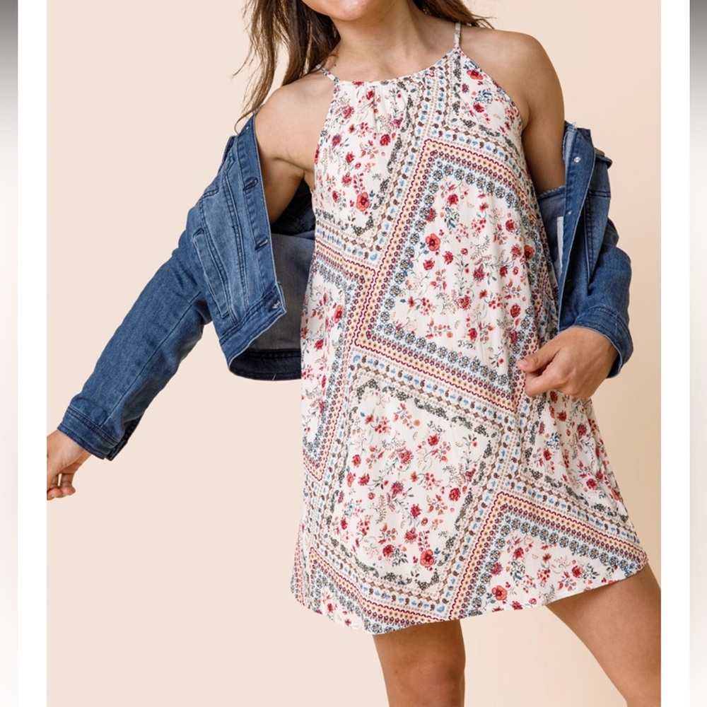 Francesca’s Miami Halter Dress Large with lining flowy with flowers
